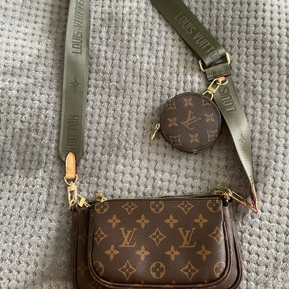 Louis Vuitton Green Pochette Multibag